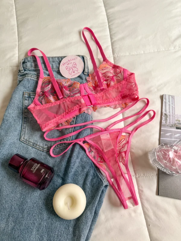 Conjunto Isis